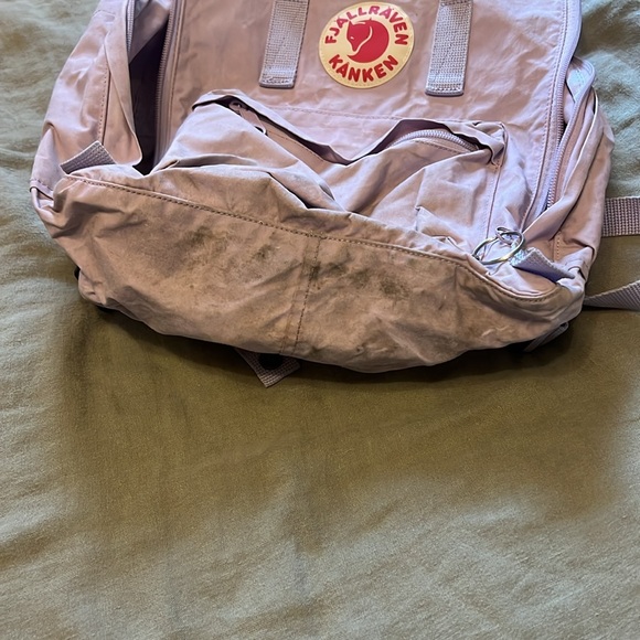 Fjallraven Kånken Backpack with Adjustable Straps - Picture 2 of 4